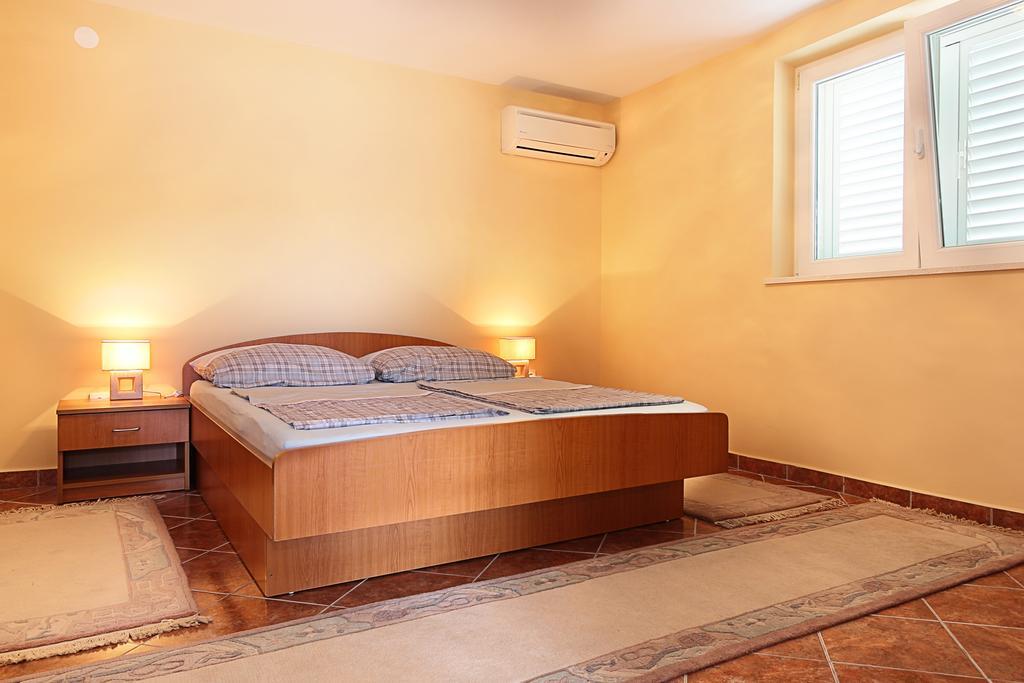 Apartments Barbara Slano Chambre photo